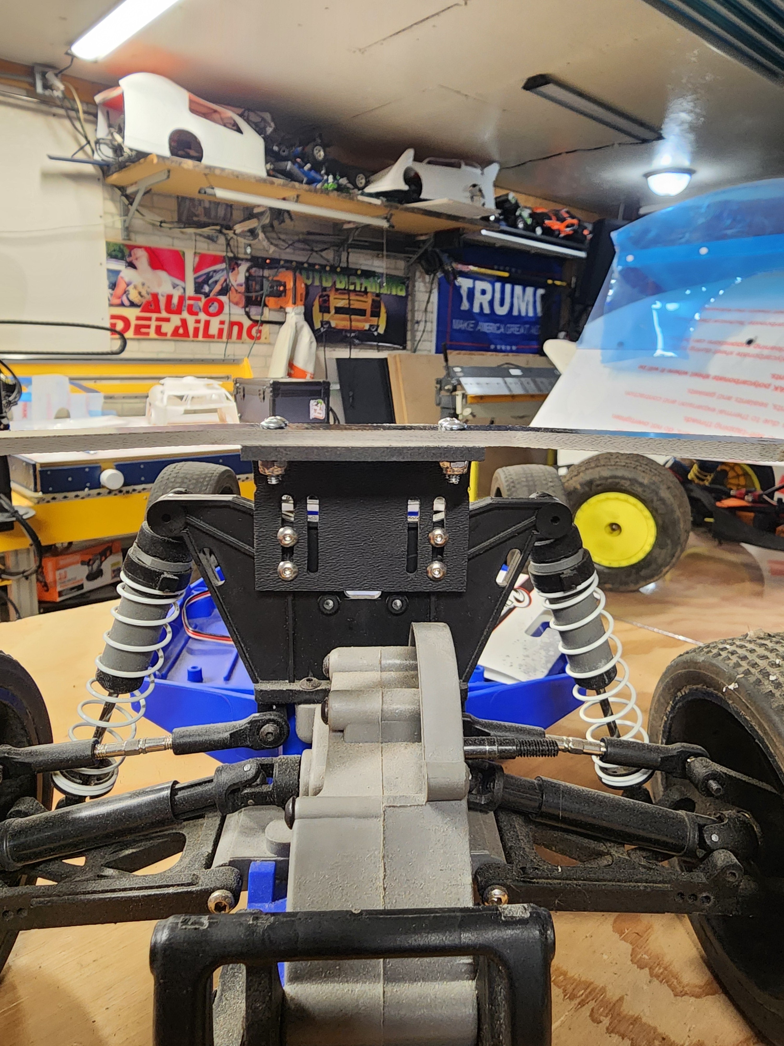 Universal Rear Set Mounts Rear universal mount. Traxxas and associated – Xtreme RC Bodies
